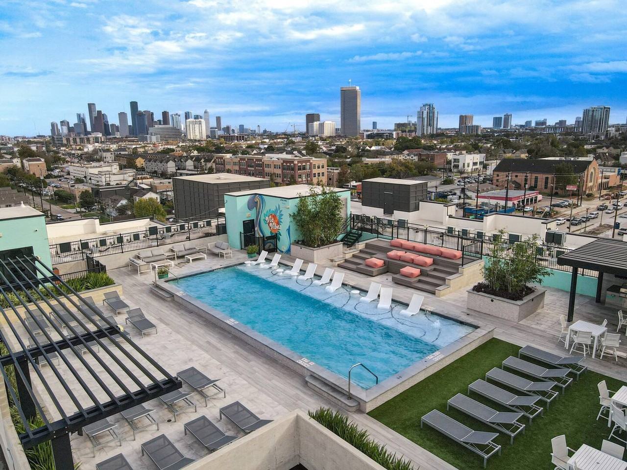 1111 Shepherd Dr #1380757P - Photo 6 of 48