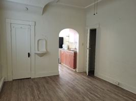 featured image of 462 Evans Ave