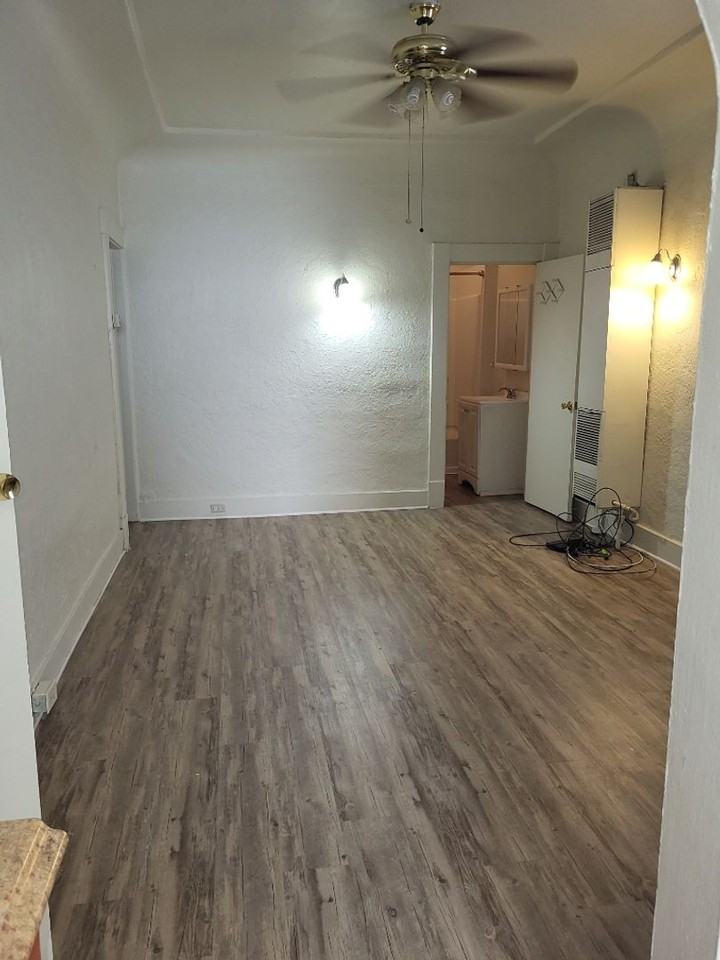 462 Evans Ave - Photo 4 of 5