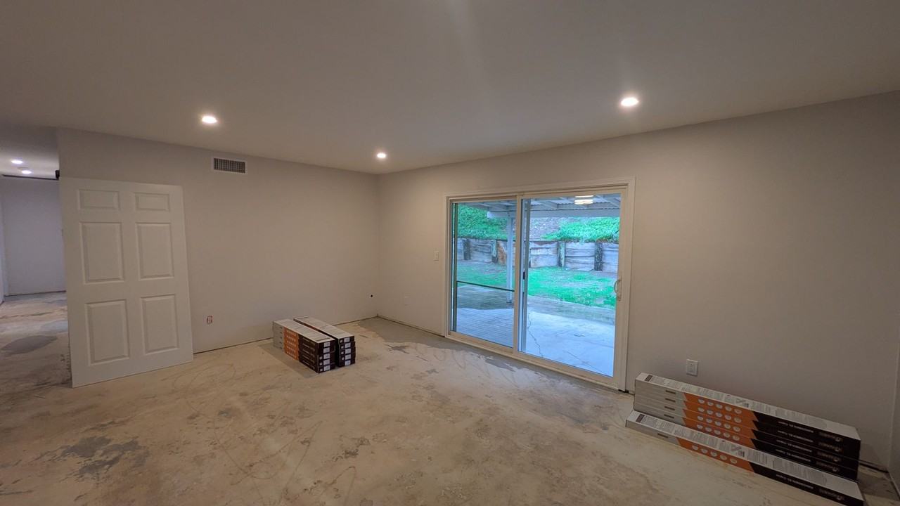 9920 Medina Dr - Photo 3 of 17