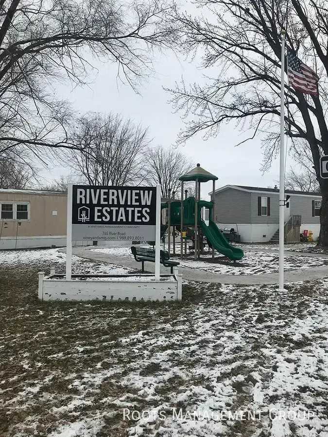 710 Holmes Dr #193 - Photo 2 of 9