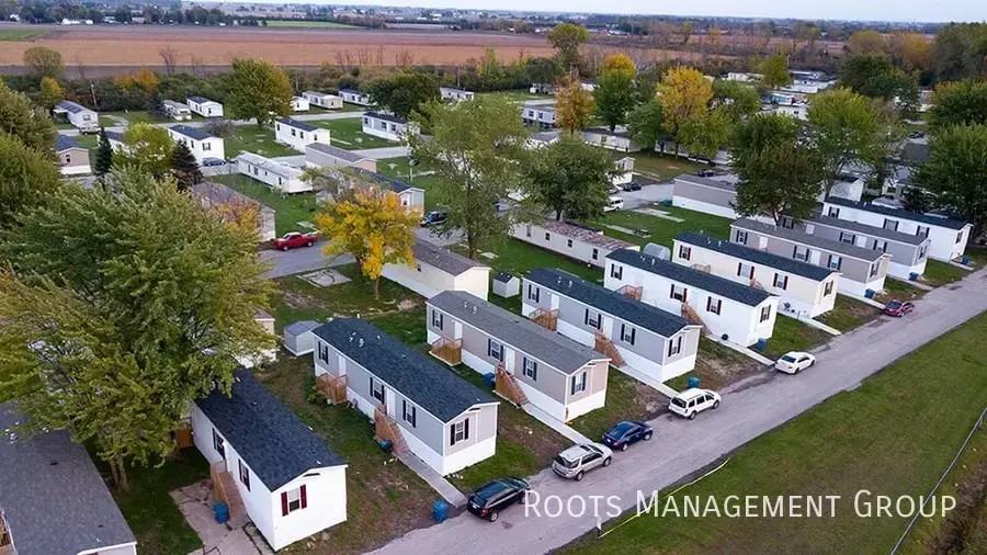 710 Holmes Dr #193 - Photo 3 of 9