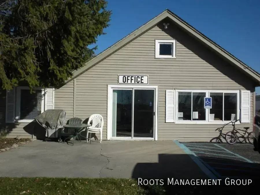 710 Holmes Dr #193 - Photo 7 of 9