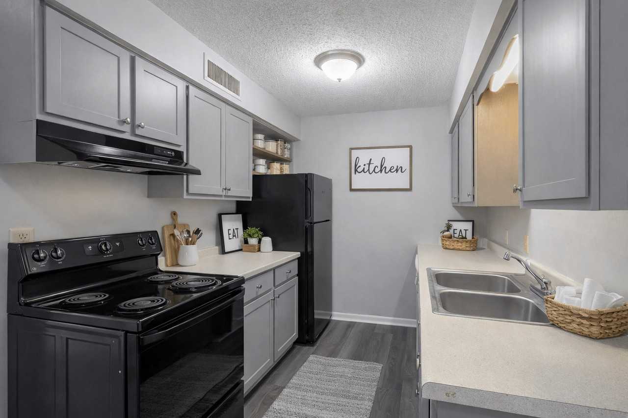 Devonshire Apartments - Photo 4 of 18