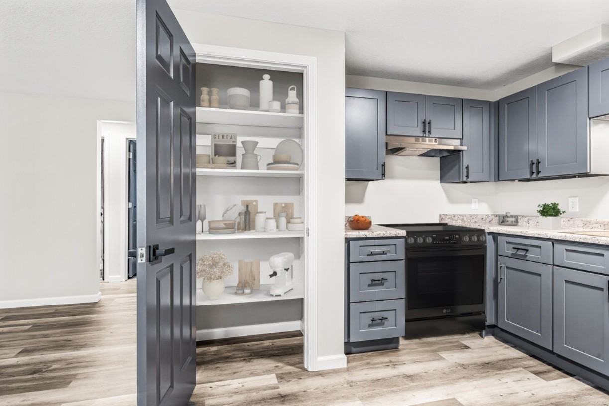 Waterloo Garden Apartments - Photo 3 of 27