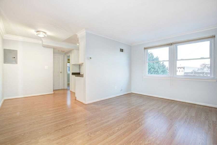 1627 Massachusetts Ave Se #304 - Photo 3 of 9