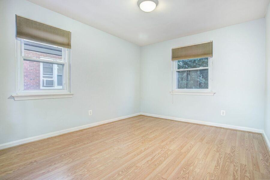 1627 Massachusetts Ave Se #304 - Photo 5 of 9