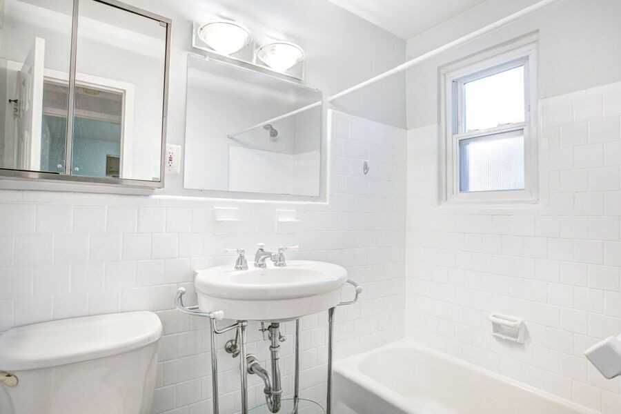 1627 Massachusetts Ave Se #304 - Photo 6 of 9