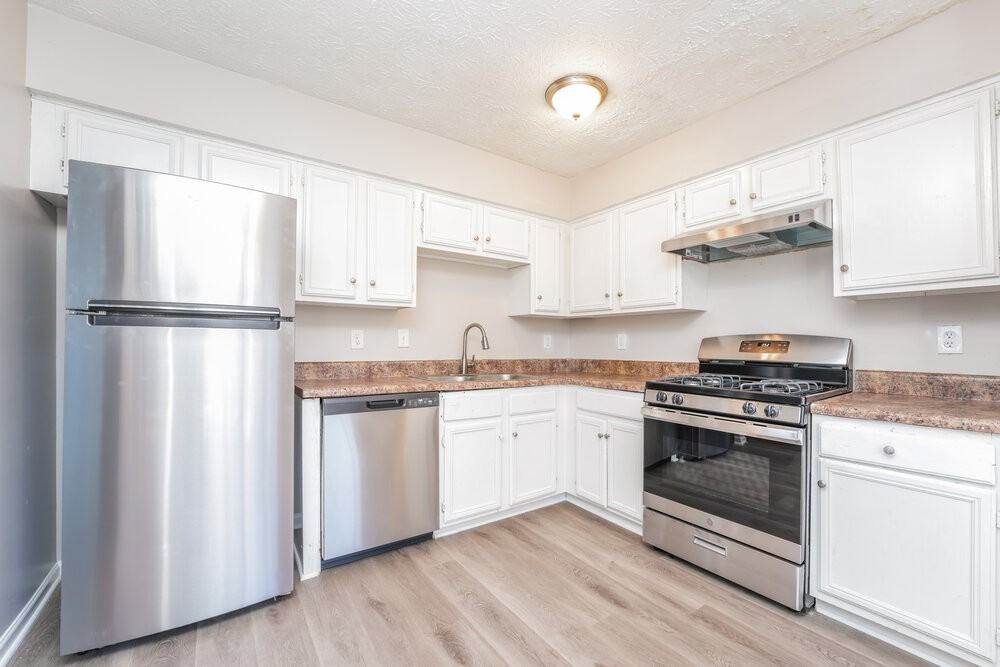 4955 Windsor Downs Ln - Photo 7 of 17