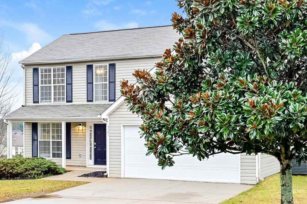 5391 Katherine Village Dr - Photo 4 of 17