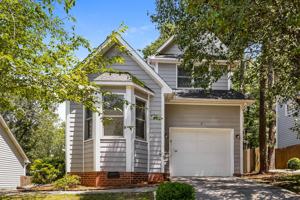 featured image of 7 Planters Wood Trl