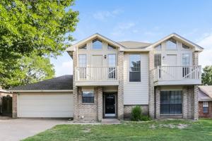 featured image of 216 Mesa Wood Dr