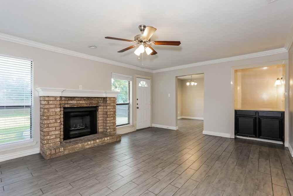 216 Mesa Wood Dr - Photo 4 of 17