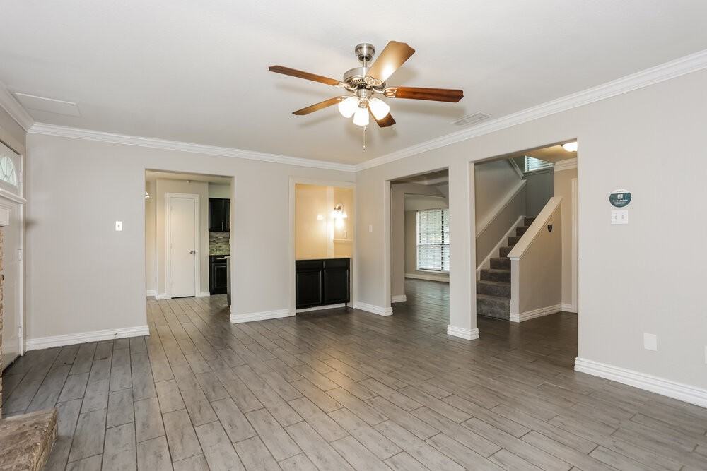 216 Mesa Wood Dr - Photo 5 of 17