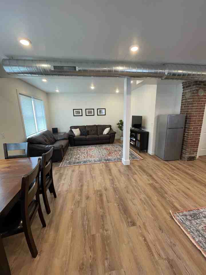 554 Ash St - Photo 3 of 7