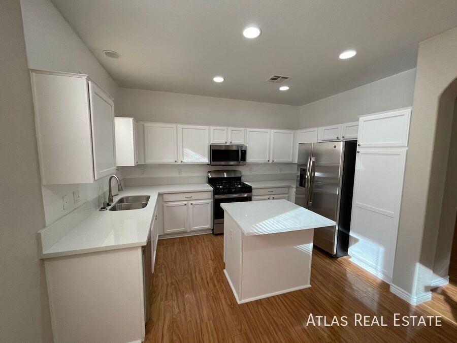 4009 Bella Palermo Way - Photo 6 of 23