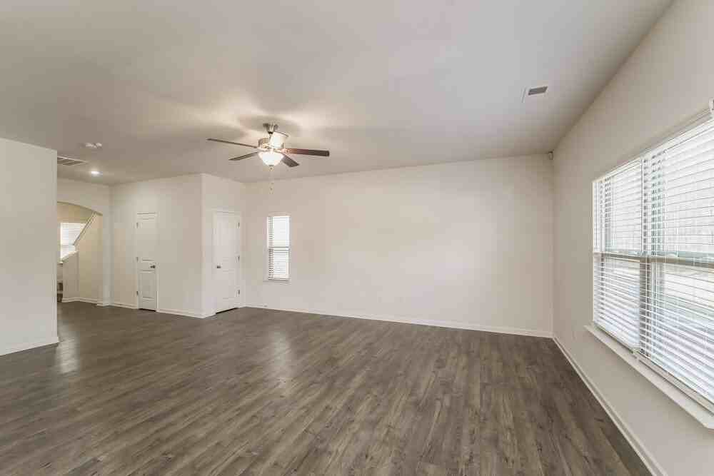 4335 Drifter Dr - Photo 6 of 17