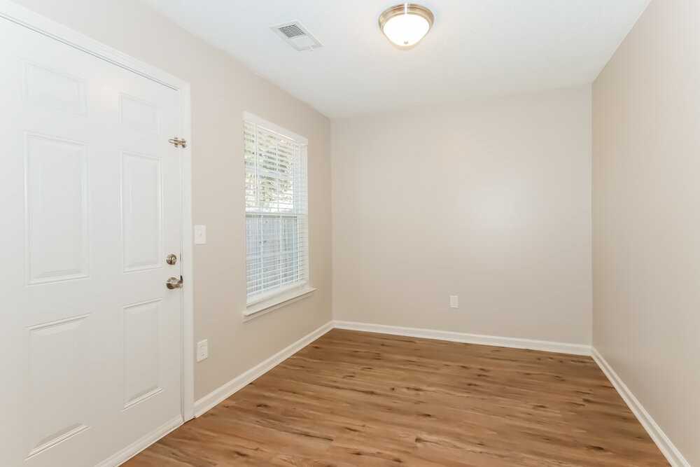 641 Stadler Pointe - Photo 6 of 17