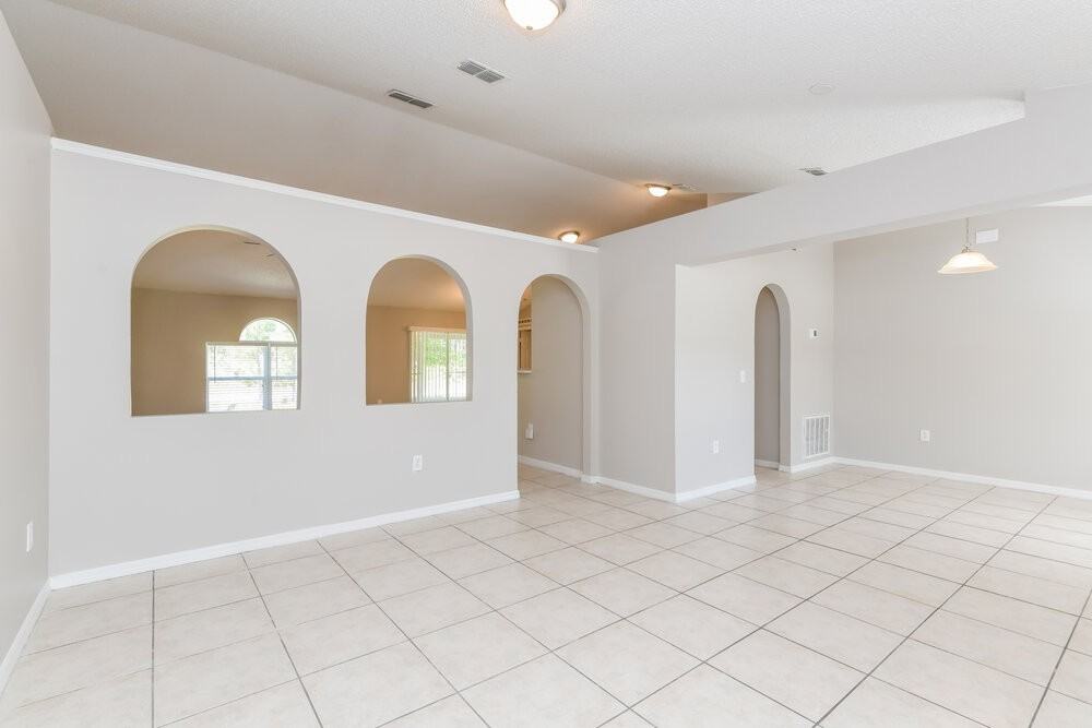 1141 Cambourne Dr - Photo 7 of 16