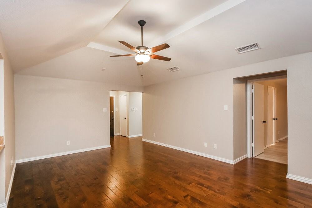 2131 Trishia Ln - Photo 5 of 16