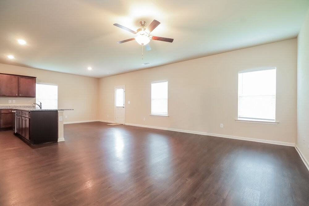 432 Vermeer Ct - Photo 4 of 17