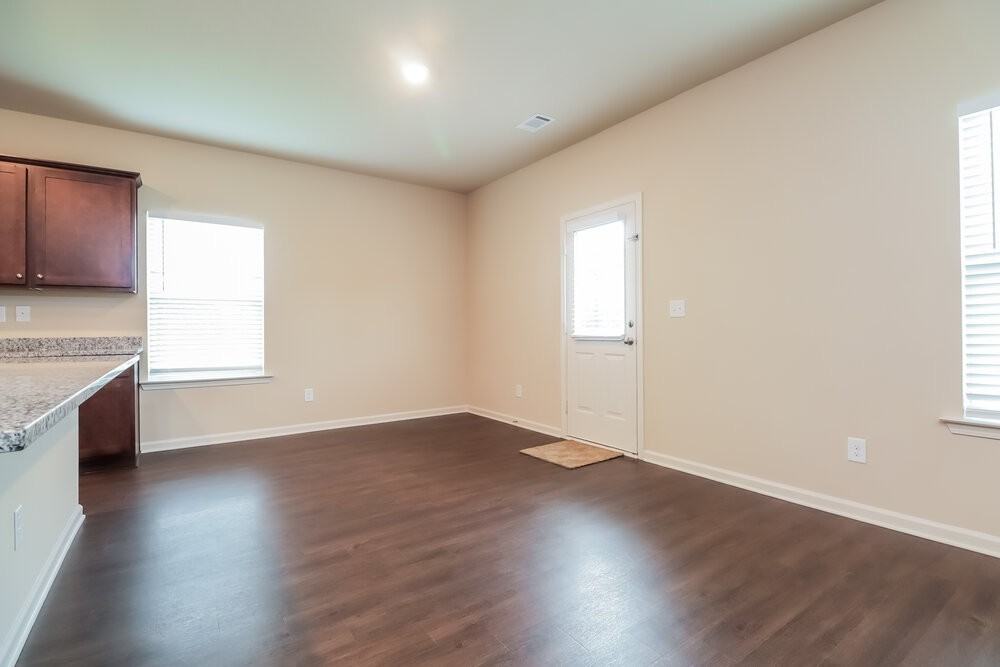 432 Vermeer Ct - Photo 6 of 17