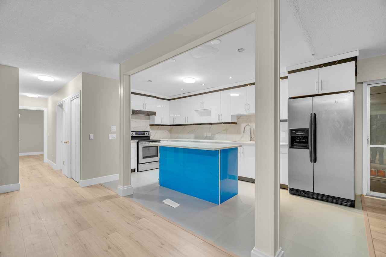 113 Ave & 140 St - Photo 7 of 18