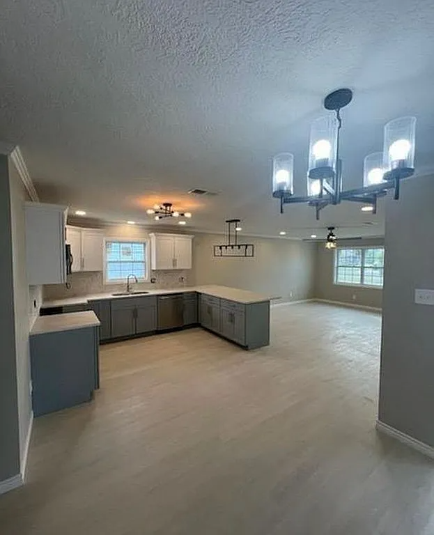 207 S Bowers Ave - Photo 3 of 4