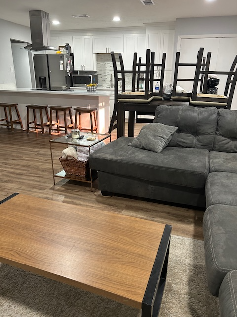 6727 Vanlynn Ln - Photo 2 of 7