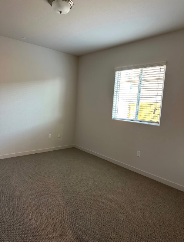 1913 E Evening Glow Ave - Photo 5 of 9