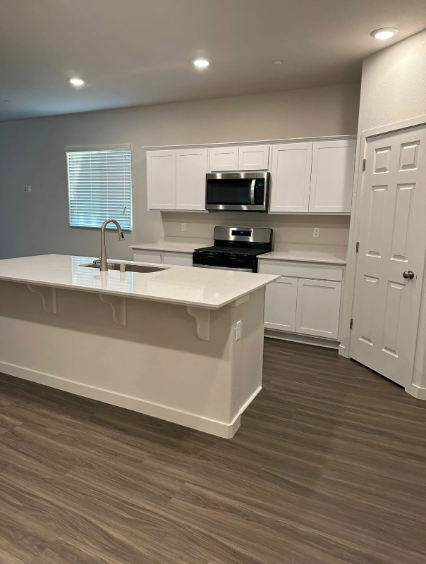 1913 E Evening Glow Ave - Photo 7 of 9