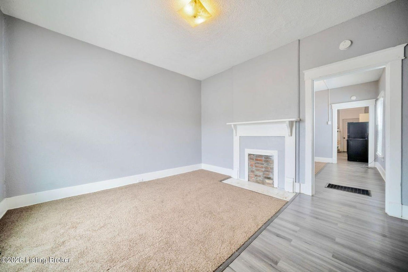 1817 Columbia St - Photo 2 of 13