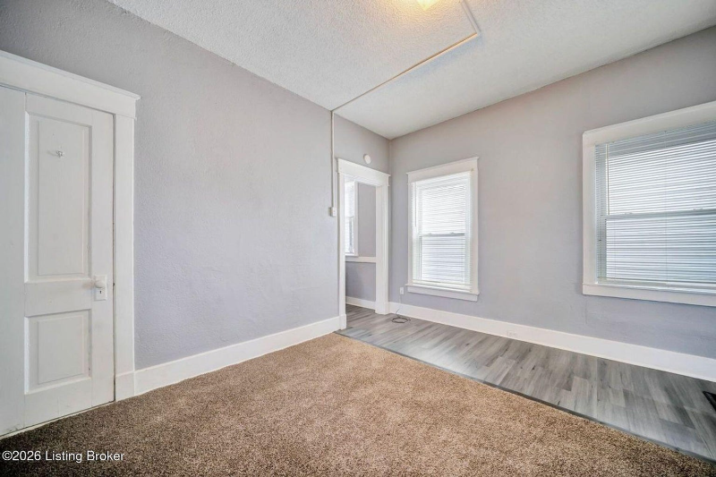 1817 Columbia St - Photo 7 of 13