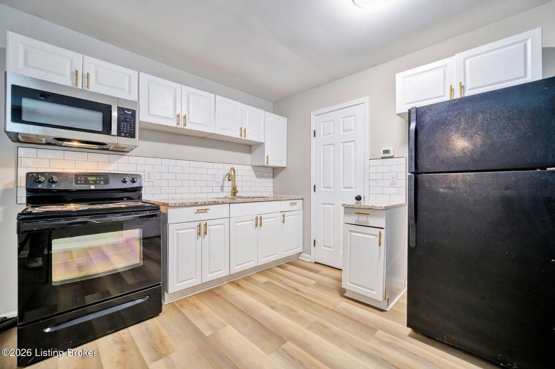 1815 Columbia St - Photo 3 of 16