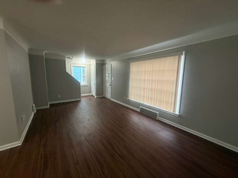 9002 S Highland Ave - Photo 4 of 20