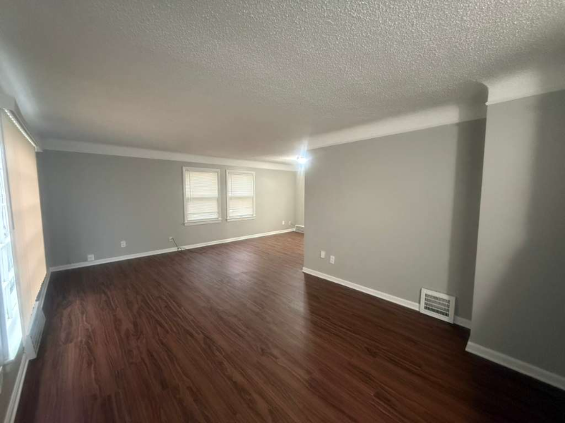 9002 S Highland Ave - Photo 5 of 20