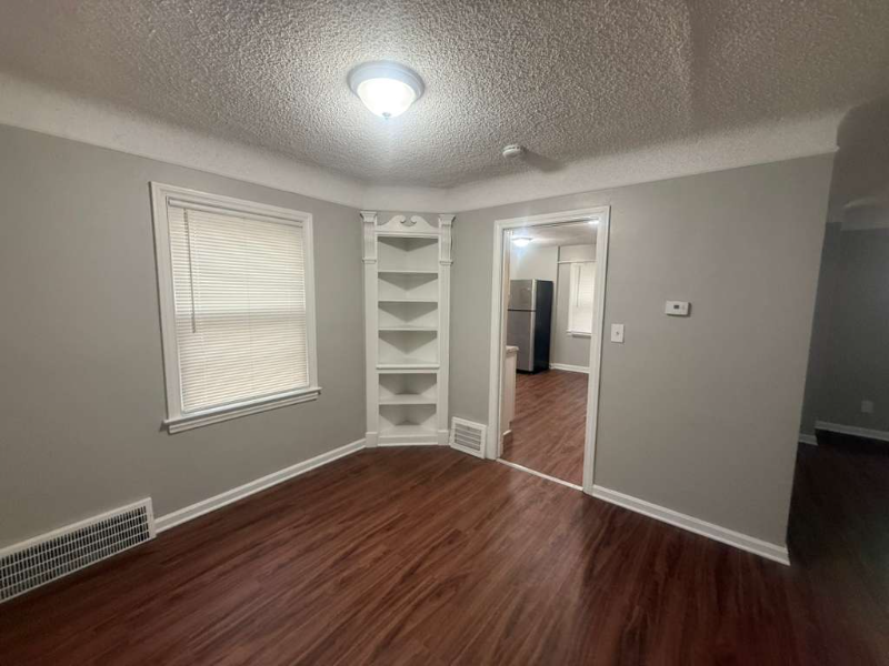 9002 S Highland Ave - Photo 6 of 20