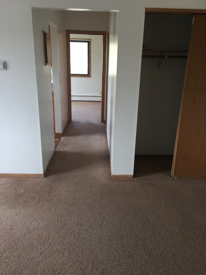 601 County Road B W - Photo 3 of 8