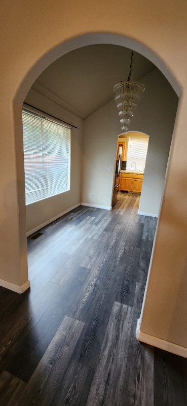 2806 Ne 145th Ave - Photo 3 of 11