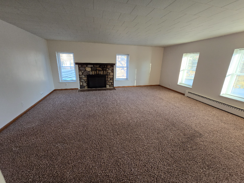 800 W Walworth St #3 - Photo 5 of 20