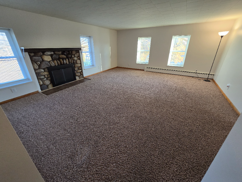 800 W Walworth St #3 - Photo 6 of 20