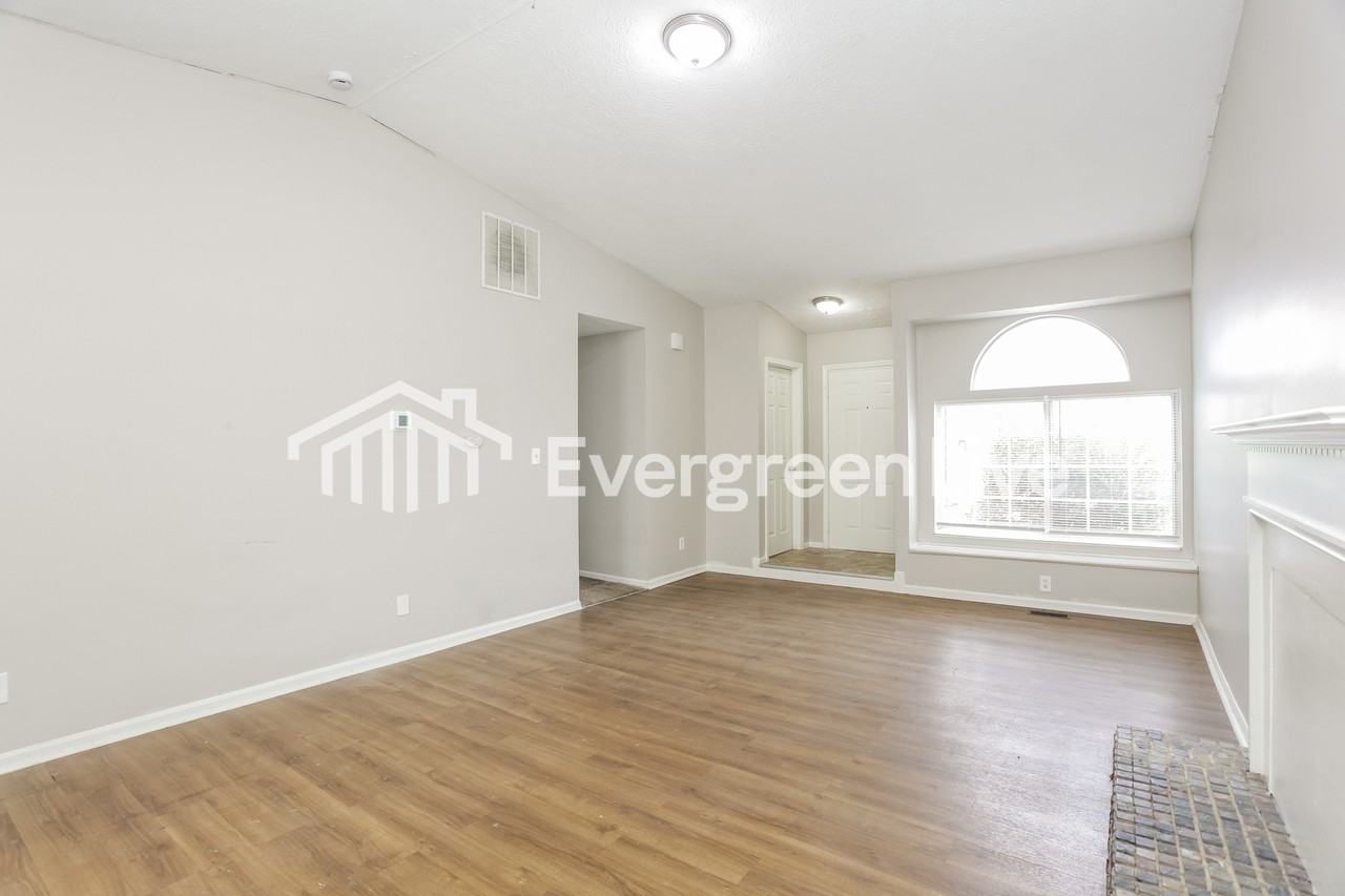 11053 Amburg Ct - Photo 3 of 15