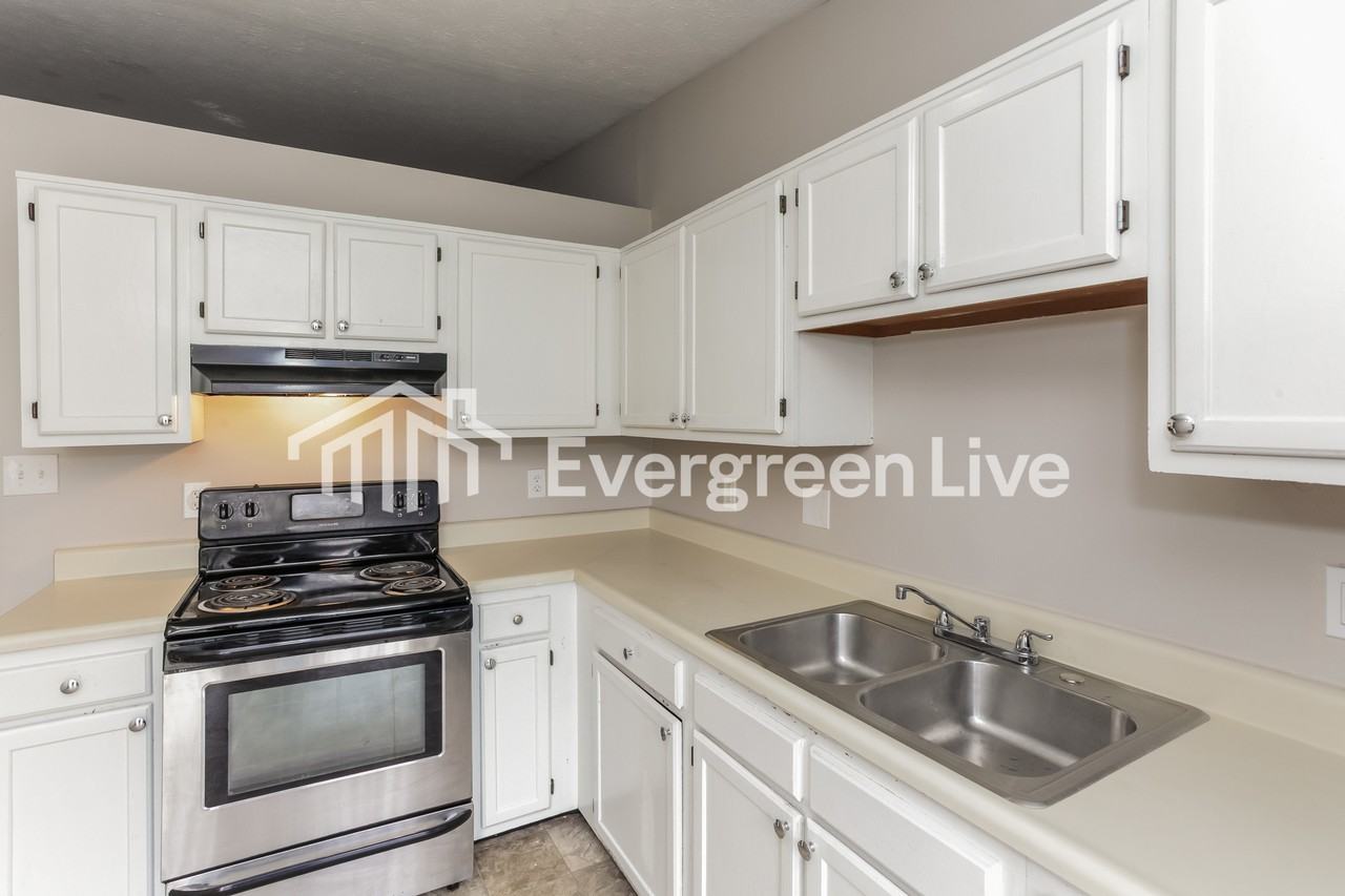 11053 Amburg Ct - Photo 6 of 15