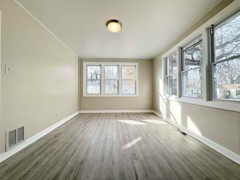 16 Jenkins Ave #B - Photo 4 of 20