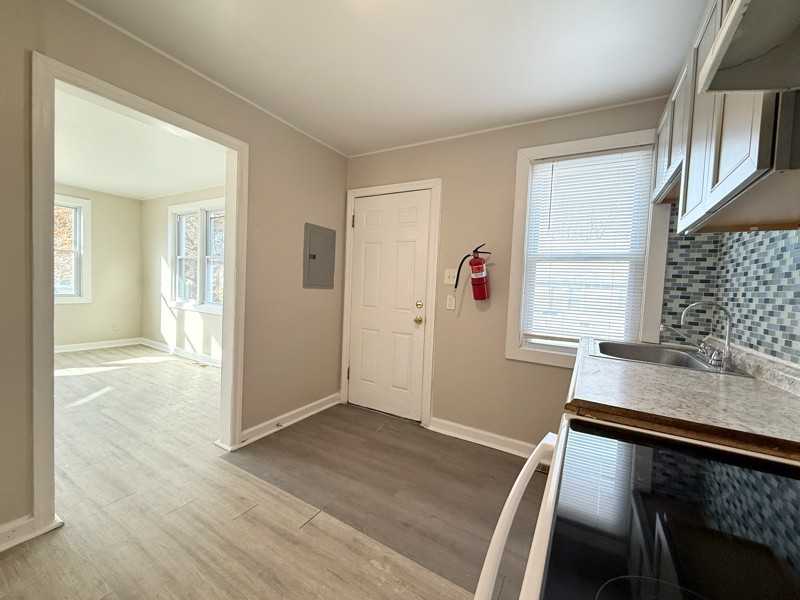 16 Jenkins Ave #B - Photo 7 of 20