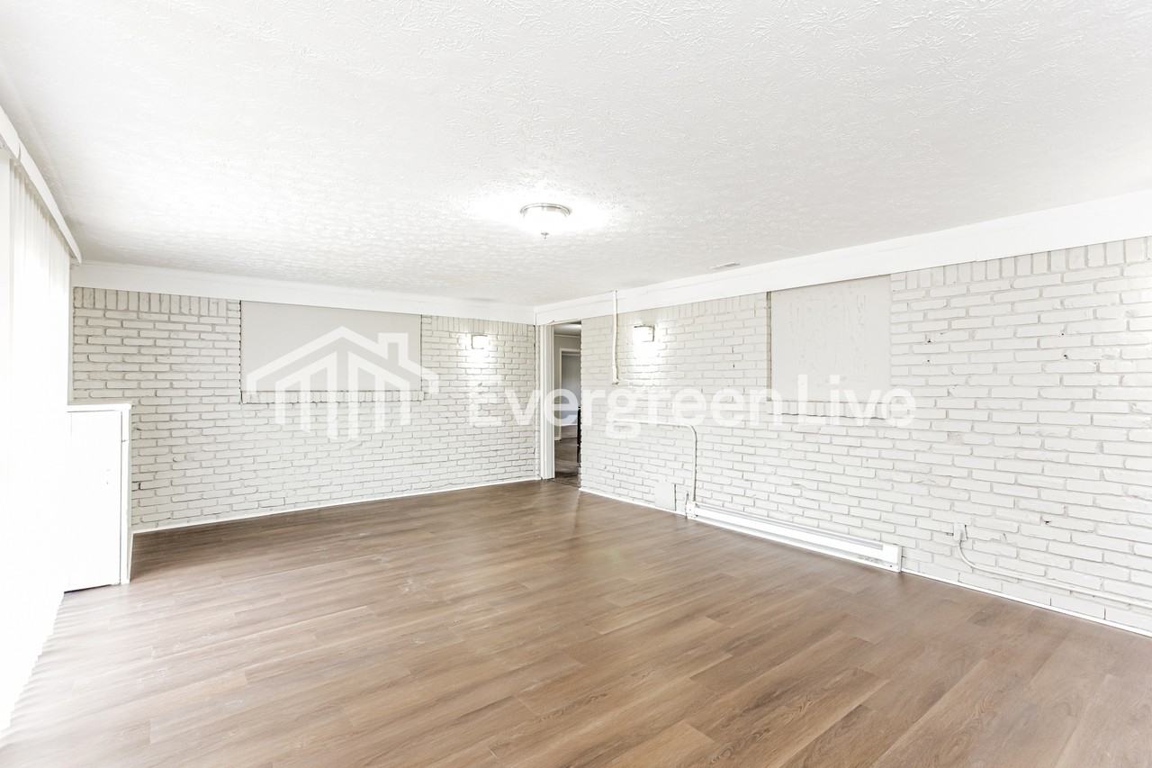 3823 Alsace Pl - Photo 4 of 15