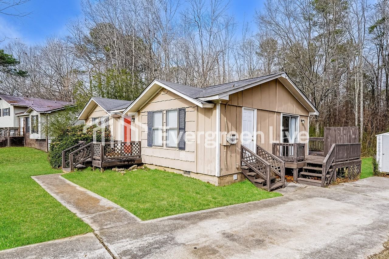 121 Winchester Dr - Photo 2 of 15