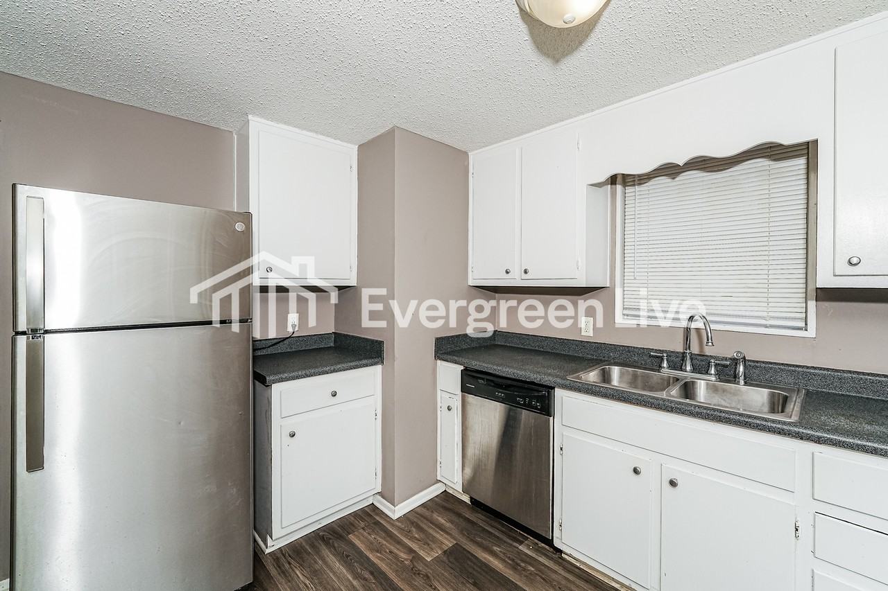 121 Winchester Dr - Photo 6 of 15