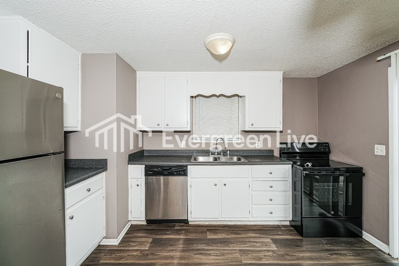 121 Winchester Dr - Photo 7 of 15