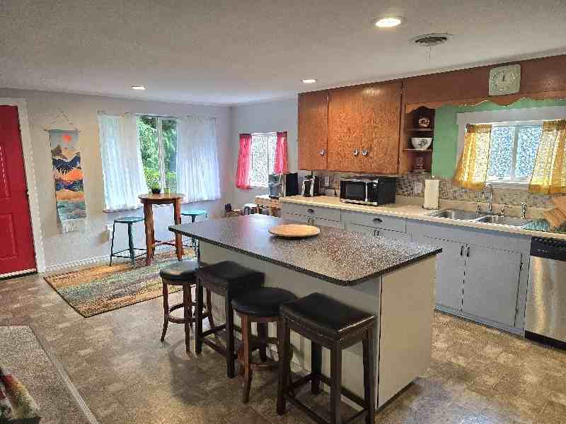 5219 Noon Rd - Photo 4 of 22